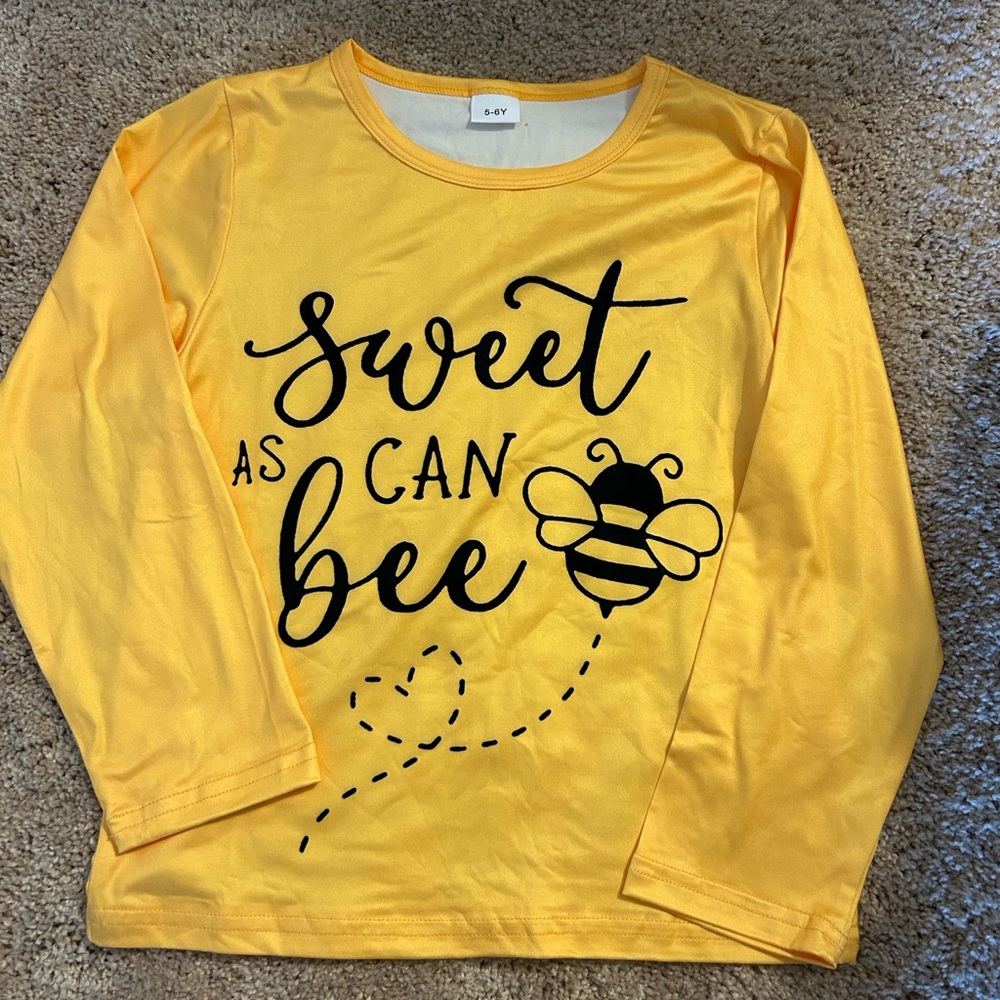 Brand New!  2piece girls outfit, lightweight